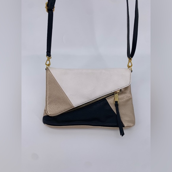 Jessica Simpson Chic Colorblock Crossbody Bag - Picture 3 of 10
